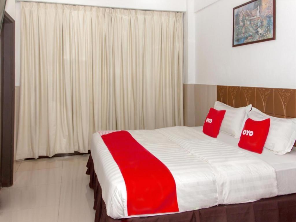 OYO 89851 Leila Hotel SDK Exterior foto