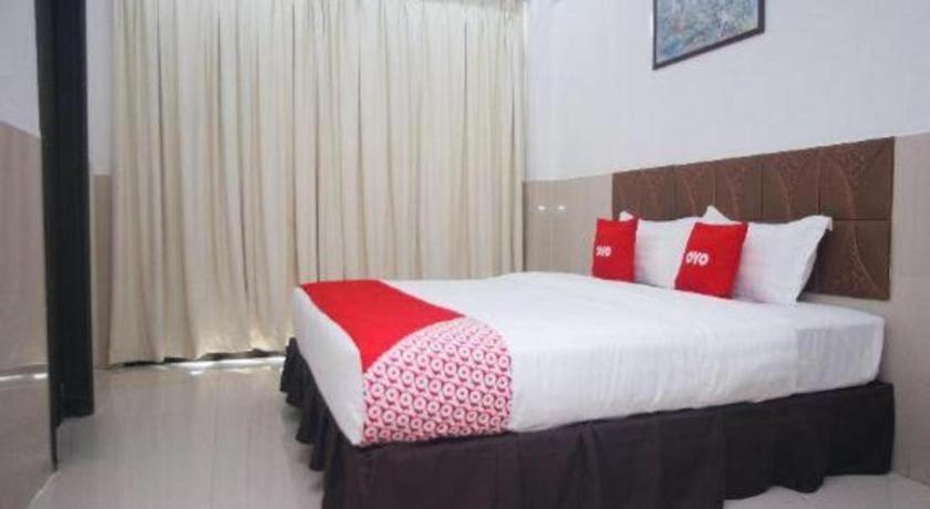 OYO 89851 Leila Hotel SDK Exterior foto