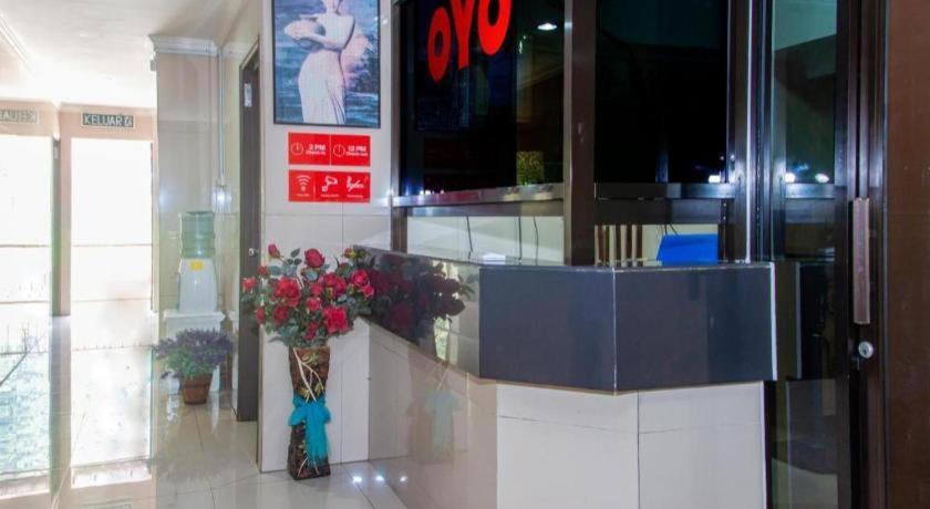 OYO 89851 Leila Hotel SDK Exterior foto