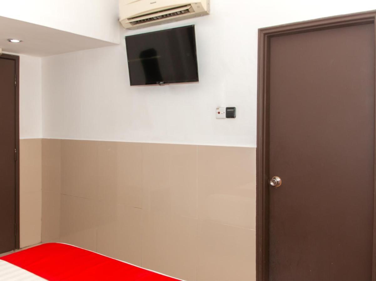 OYO 89851 Leila Hotel SDK Exterior foto