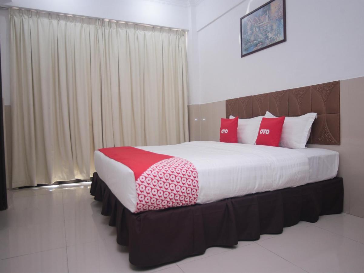 OYO 89851 Leila Hotel SDK Exterior foto