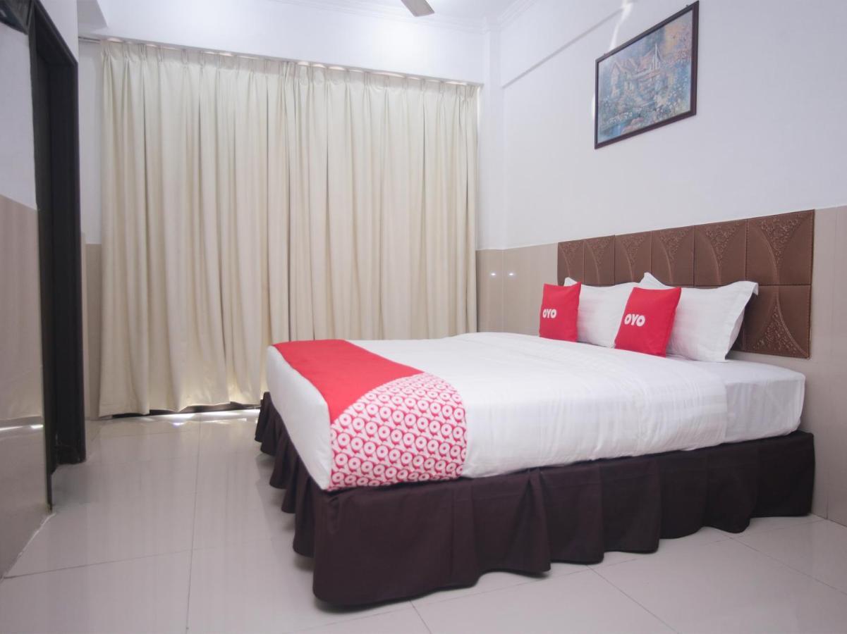 OYO 89851 Leila Hotel SDK Exterior foto